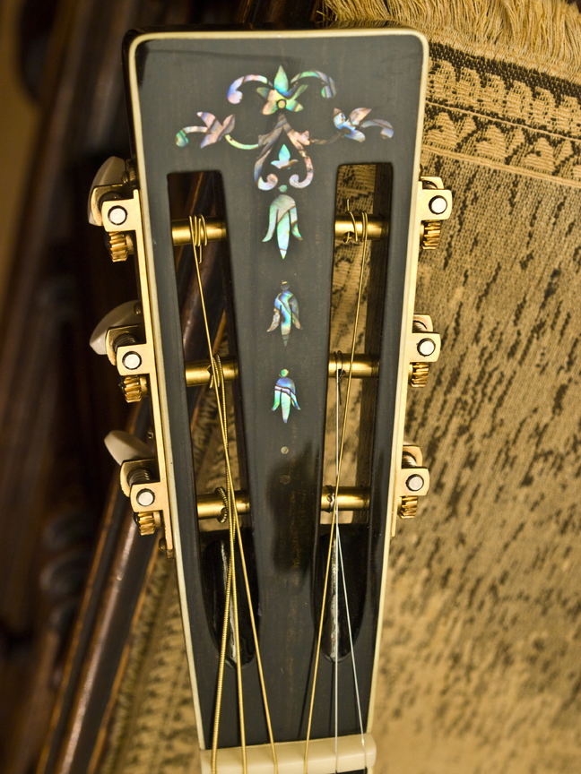 Grand Concert 6 peghead